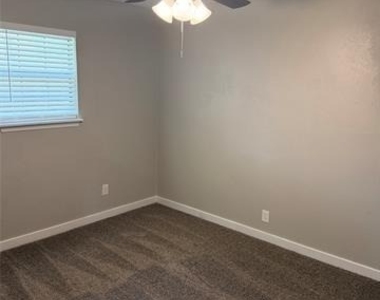2514 Greenway Street - Photo Thumbnail 11