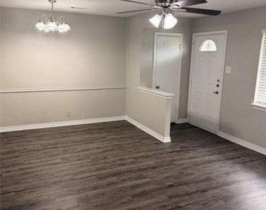 2514 Greenway Street - Photo Thumbnail 1