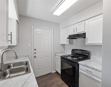 2540 Avenue H - Photo Thumbnail 6