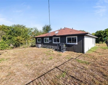 2540 Avenue H - Photo Thumbnail 10