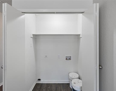 2540 Avenue H - Photo Thumbnail 7