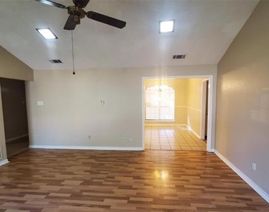 505 Pelican Court - Photo Thumbnail 11