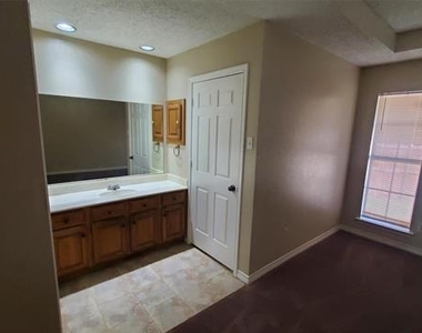 505 Pelican Court - Photo Thumbnail 8