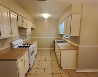 505 Pelican Court - Photo Thumbnail 3