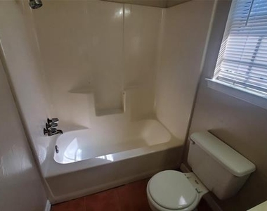 505 Pelican Court - Photo Thumbnail 6