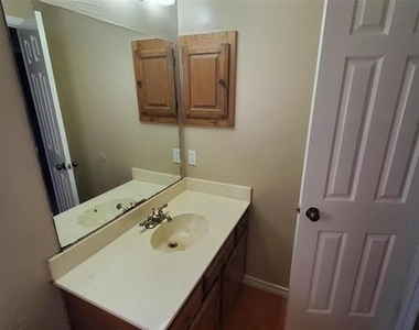 505 Pelican Court - Photo Thumbnail 9