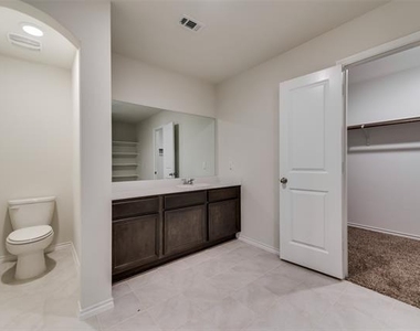 1302 Meadow Creek Drive - Photo Thumbnail 22