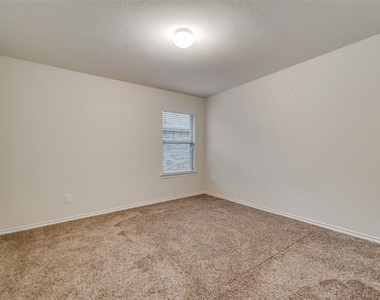 1302 Meadow Creek Drive - Photo Thumbnail 18