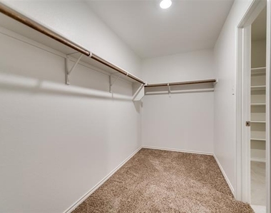 1302 Meadow Creek Drive - Photo Thumbnail 24
