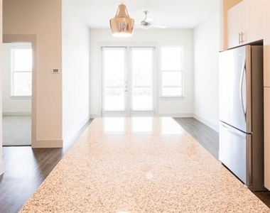 2101 W Rosedale Street - Photo Thumbnail 10