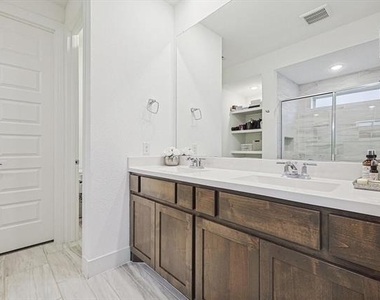 2340 Gray Drive - Photo Thumbnail 13