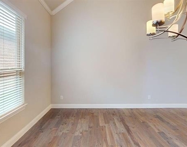 4213 Wellesley Avenue - Photo Thumbnail 6