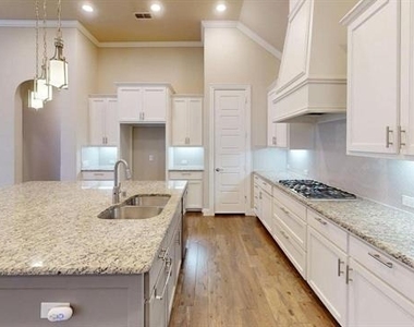 4213 Wellesley Avenue - Photo Thumbnail 2
