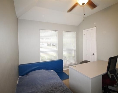 4228 Boulder Park Drive - Photo Thumbnail 14