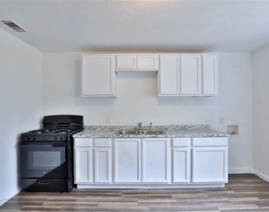1634 Briarwood Street - Photo Thumbnail 2