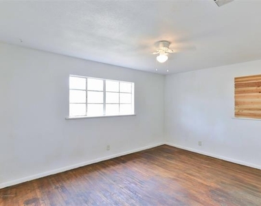 1634 Briarwood Street - Photo Thumbnail 10