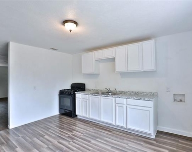 1634 Briarwood Street - Photo Thumbnail 4