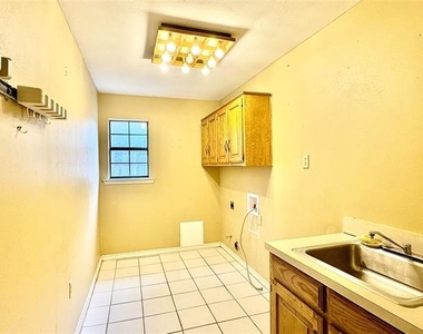 3117 Sandy Trail Lane - Photo Thumbnail 15