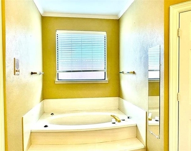 3117 Sandy Trail Lane - Photo Thumbnail 28