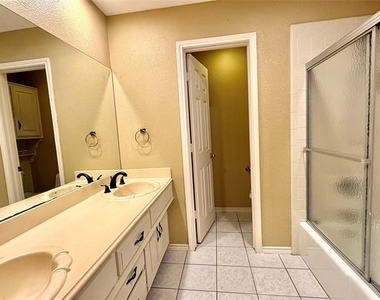 3117 Sandy Trail Lane - Photo Thumbnail 34