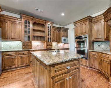2207 Kings Pass - Photo Thumbnail 8