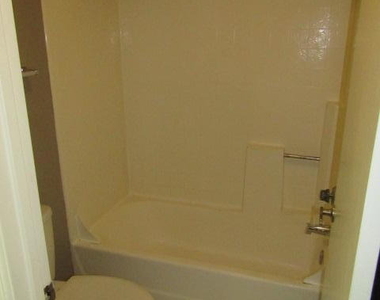 2035 S Elm Street - Photo Thumbnail 10
