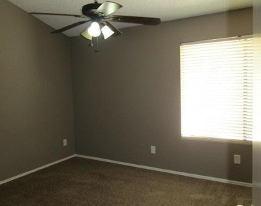 2035 S Elm Street - Photo Thumbnail 6