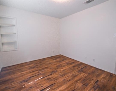 3705 Bryce Avenue - Photo Thumbnail 14