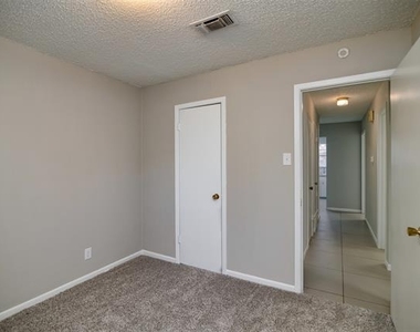 502 Brown Street - Photo Thumbnail 16