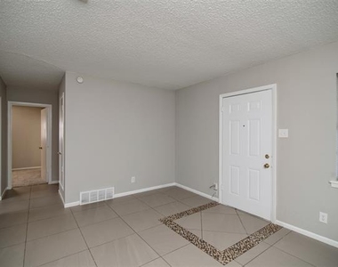 502 Brown Street - Photo Thumbnail 5