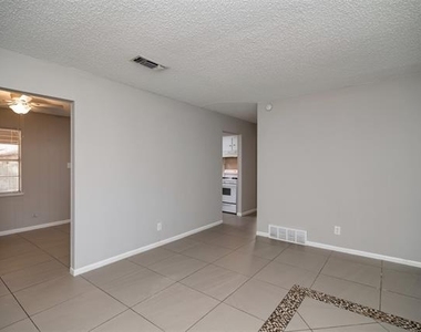 502 Brown Street - Photo Thumbnail 6