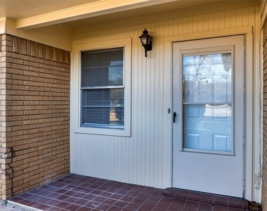 502 Brown Street - Photo Thumbnail 3