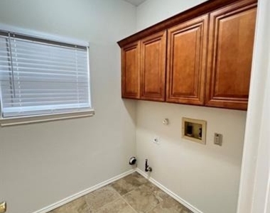 723 Sumner Drive - Photo Thumbnail 30
