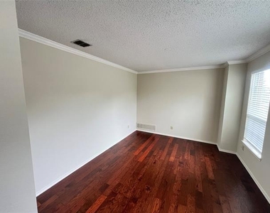 723 Sumner Drive - Photo Thumbnail 2