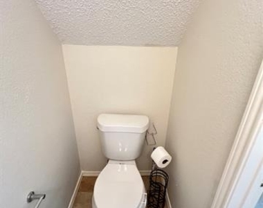 723 Sumner Drive - Photo Thumbnail 32