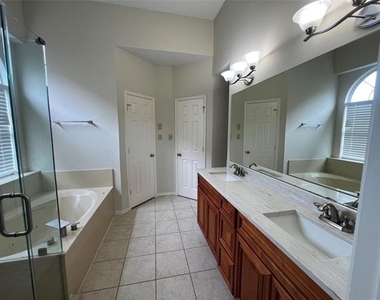 723 Sumner Drive - Photo Thumbnail 17