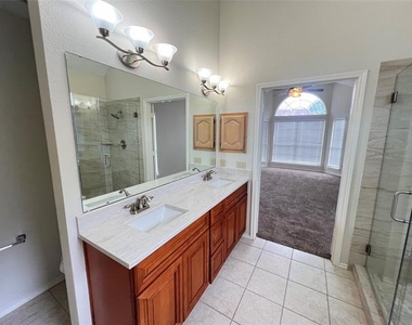 723 Sumner Drive - Photo Thumbnail 19