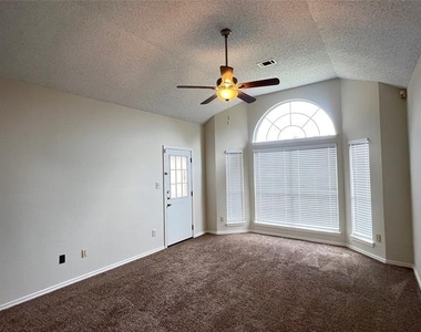 723 Sumner Drive - Photo Thumbnail 16