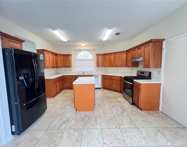 723 Sumner Drive - Photo Thumbnail 25