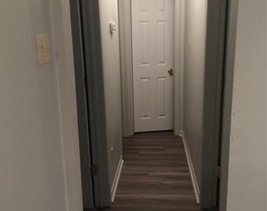910 Presidio Drive - Photo Thumbnail 6