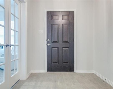 2911 Teak Drive - Photo Thumbnail 3