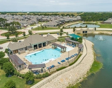 2911 Teak Drive - Photo Thumbnail 14