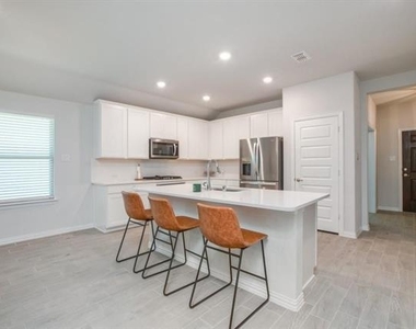 2911 Teak Drive - Photo Thumbnail 5