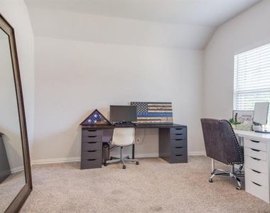 2911 Teak Drive - Photo Thumbnail 2