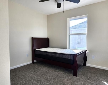 4205 Stuart Street - Photo Thumbnail 3
