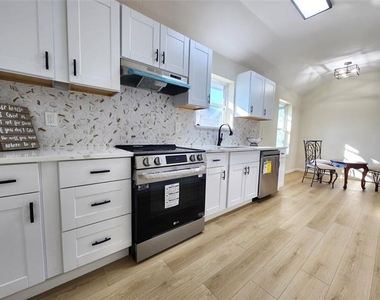 4205 Stuart Street - Photo Thumbnail 5