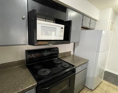 12480 Abrams Road - Photo Thumbnail 4