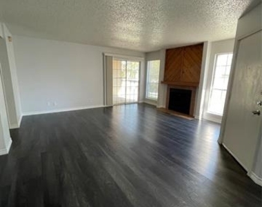 12480 Abrams Road - Photo Thumbnail 3