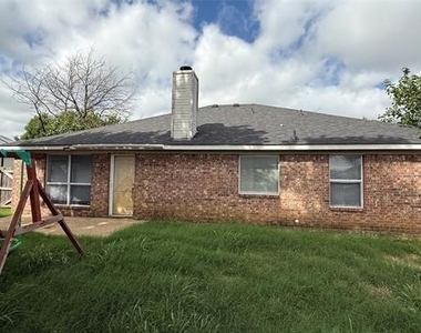 8001 Mourning Dove Drive - Photo Thumbnail 5