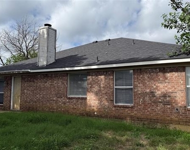 8001 Mourning Dove Drive - Photo Thumbnail 6